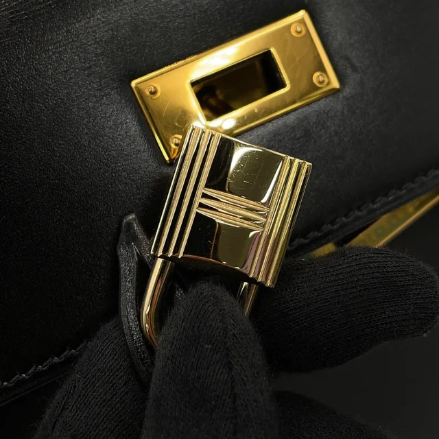 Hermès Kelly Sellier Black Box Calf Leather Size 32 in Black Box leather from GALLERY RARE, photo 8 of 21