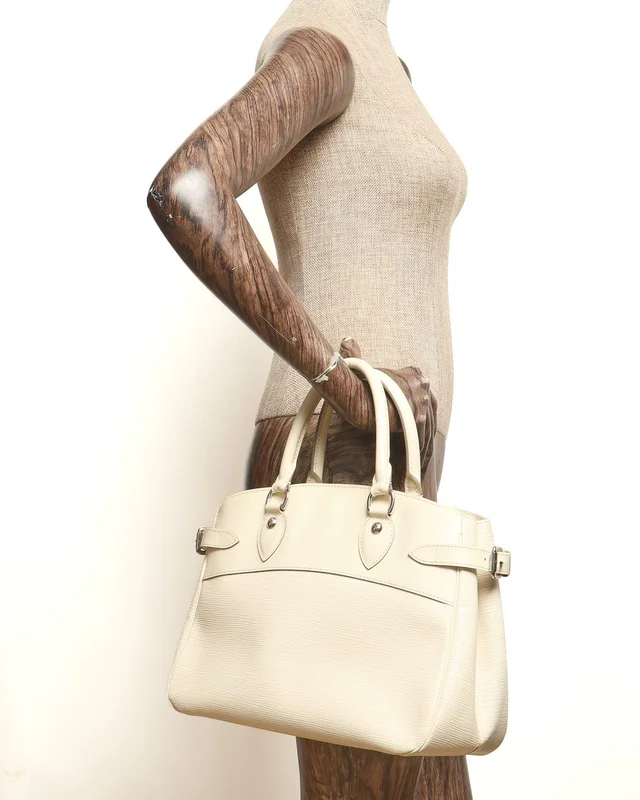 Louis Vuitton Epi Passy MM Handbag in Leather from A Retro Tale, photo 9 of 9