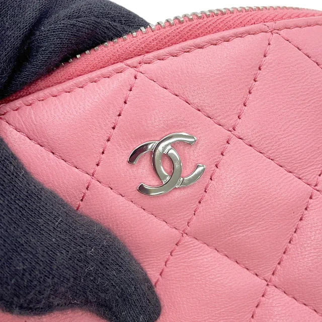Chanel Matelasse Pouch PinkA48985 Lambskin in Lambskin from GALLERY RARE, photo 11 of 15