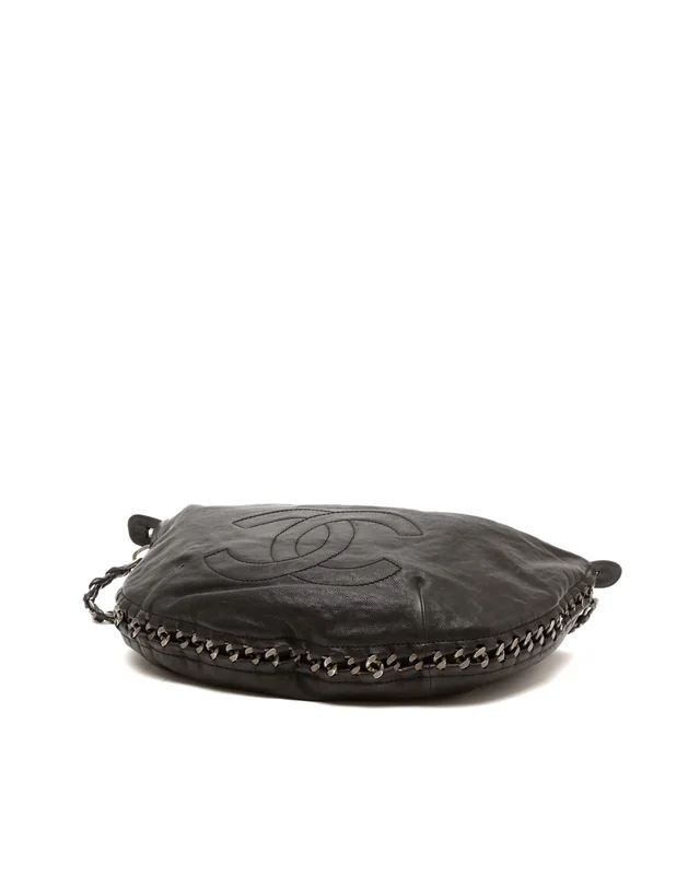 Chanel Large Modern Chain Hobo Bag in Leather from A Retro Tale, photo 5 of 9