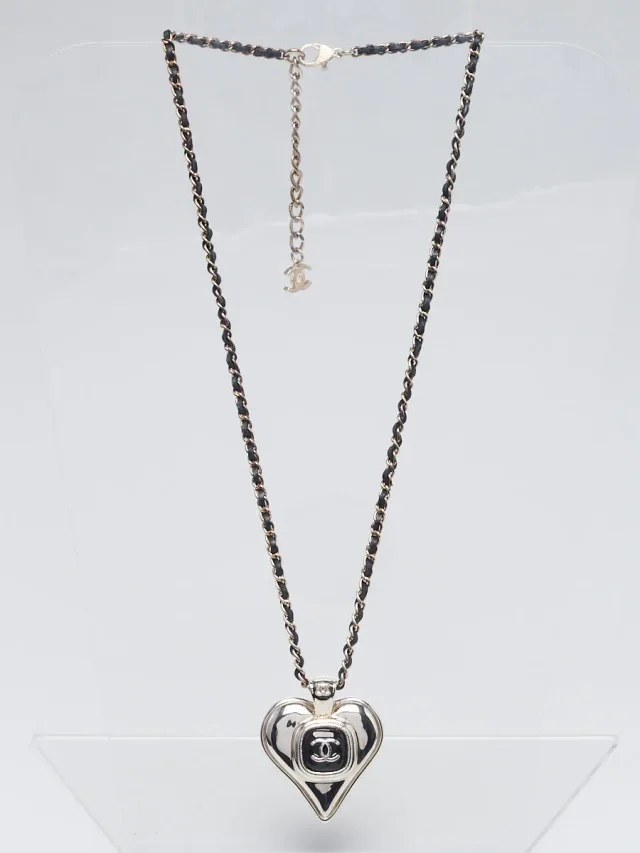 Chanel Goldtone Metal and Leather Chain-Link CC Heart Pendant Necklace in Leather from Yoogis, photo 2 of 7