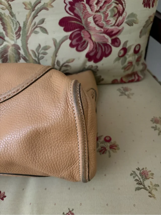 Tod's Beige Leather Shoulder Bag - Women's Everyday Hobo in brown|neutral Leather from Poshmark, photo 7 of 13
