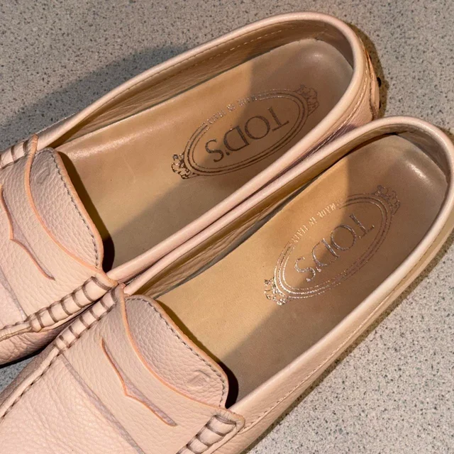 Tod's Women's Loafers - Pink/Cream - US 6.5 in pink from Depop, photo 2 of 5