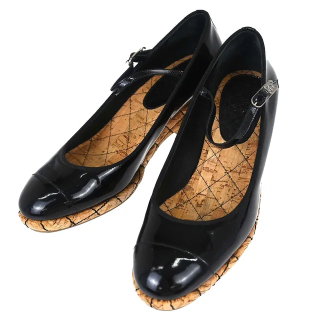 Chanel Black Pumps Shoes #35 in Black Patent leather from AMORE Vintage Tokyo