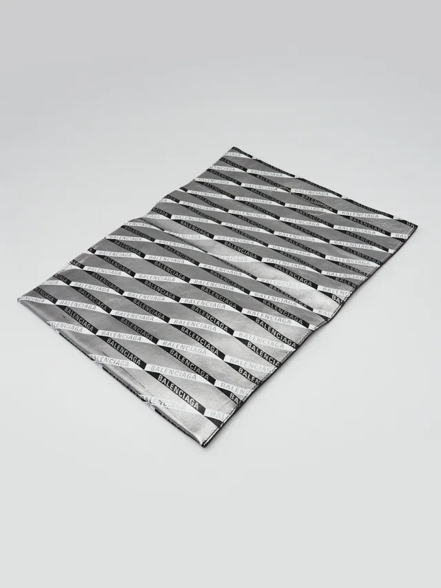 Balenciaga Silver/Black Metallic Leather Plastic Bag Small Shopper Tote Clutch Bag in Black Leather from Yoogis, photo 3 of 9