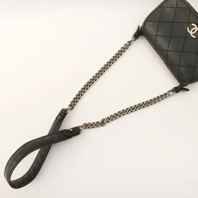 Chanel 2012年頃製 マトラッセステッチCCマークプレートチェーンショルダーバッグ ブラック from VINTAGE QOO TOKYO, photo 2 of 2