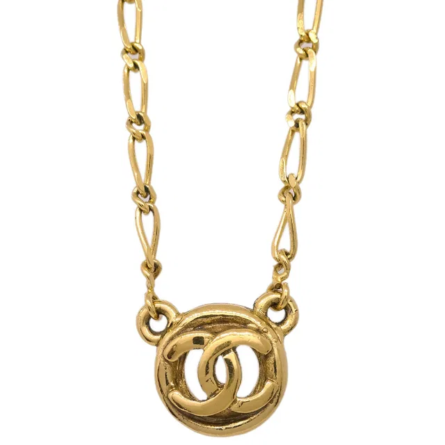 Chanel Medallion Pendant Necklace Gold 1982 in Gold from AMORE Vintage Tokyo