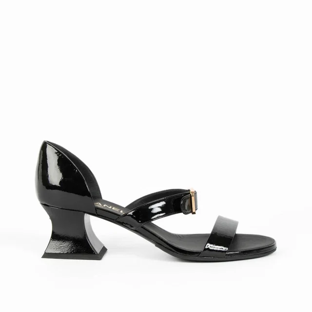 Chanel 22S Black Patent Goatskin Sandals - Size 40 in Black Goatskin from Labellov