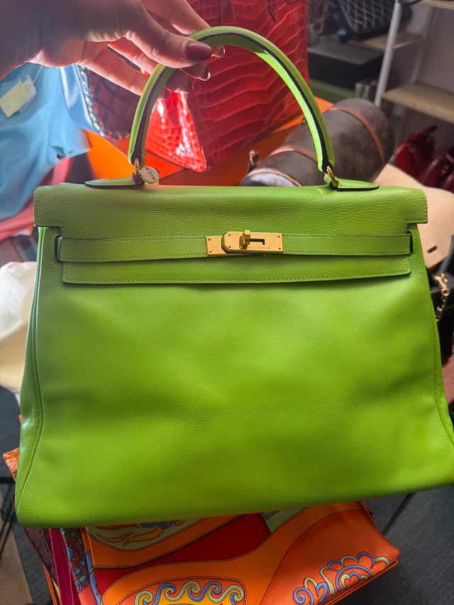 Hermès 32 Kelly - lime from Luxury Promise