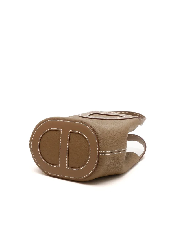 Hermès In-the-Loop 18 Bag in Caviar leather from A Retro Tale, photo 5 of 8