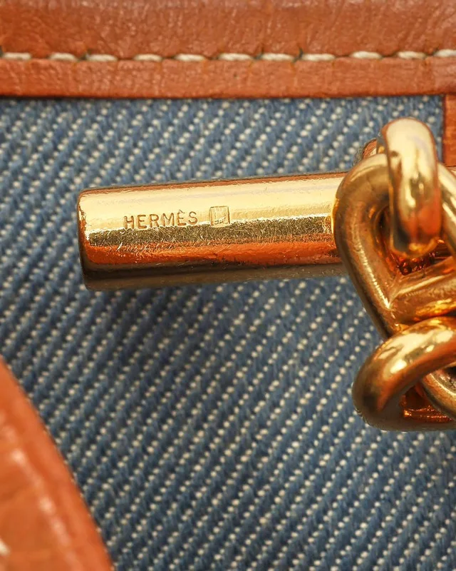 Hermès Vespa PM Bag in Canvas from A Retro Tale, photo 8 of 11