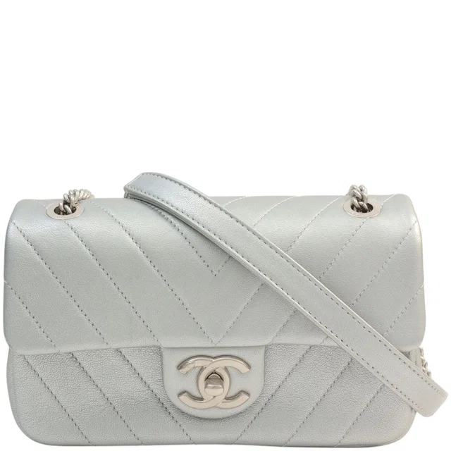 Chanel Chevron Stitch CC Turn-Lock Chain Shoulder Bag, Silver, circa 2017 in Silver Lambskin from VINTAGE QOO TOKYO