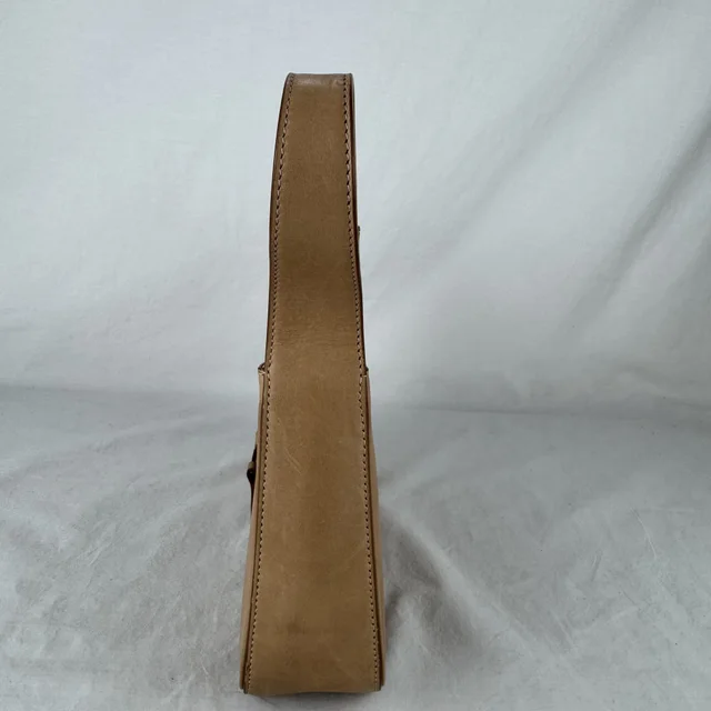 Saint Laurent Le 5 a 7 Hobo Shoulder Bag in Cowhide, Leather, Metal, vachetta leather from Reowned, photo 2 of 11