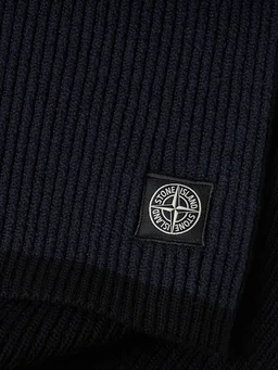 Stone Island Rectangular scarf with logo in 48% Virgin Wool, 43% Cotton, 8% Polyamide, 1% Elastane, photo 2 of 2 from LUISAVIAROMA