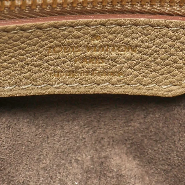 Louis Vuitton Mahina Galatea MM Bag in Leather from A Retro Tale, photo 9 of 11