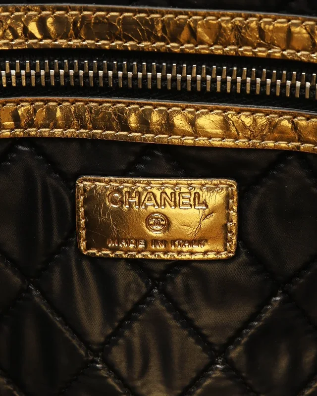 Chanel Feministe Mais Feminine Clutch Bag in Leather from A Retro Tale, photo 4 of 6