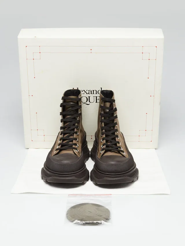 Alexander McQueen Khaki/Black Leather/Rubber Tread Slick Boots Size 9.5/40 in Black Leather from Yoogis, photo 2 of 2