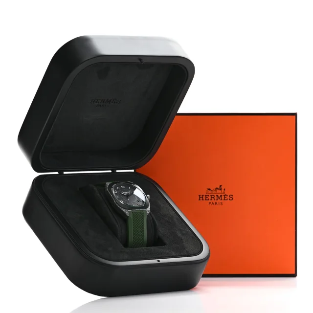 Hermès Glass Fiber Ceramic Rubber 39mm H08 Automatic Watch Vert in Green Ceramic from FASHIONPHILE, photo 5 of 5