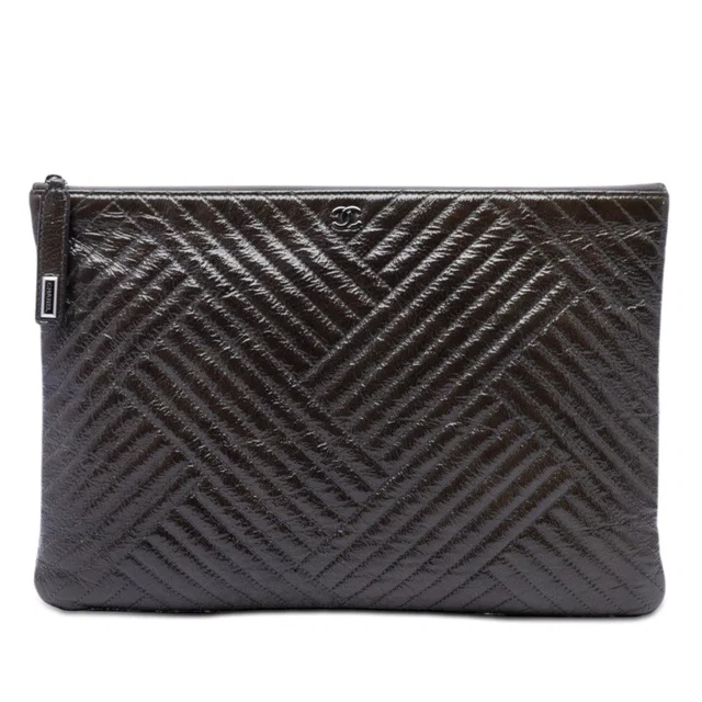 Brown Chanel Large Distressed Chevron Patent Crossing O Case Clutch Bag in Brown Patent leather from Designer Revival, photo 1 of 1