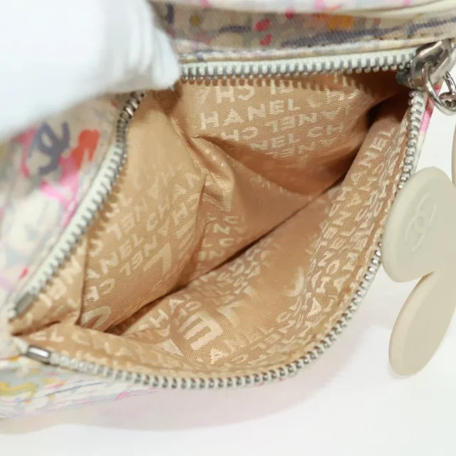 Chanel Vintage Clover Camera Printed Canvas Multicolour Bag in Multicolor Canvas from HEWI, photo 21 of 24