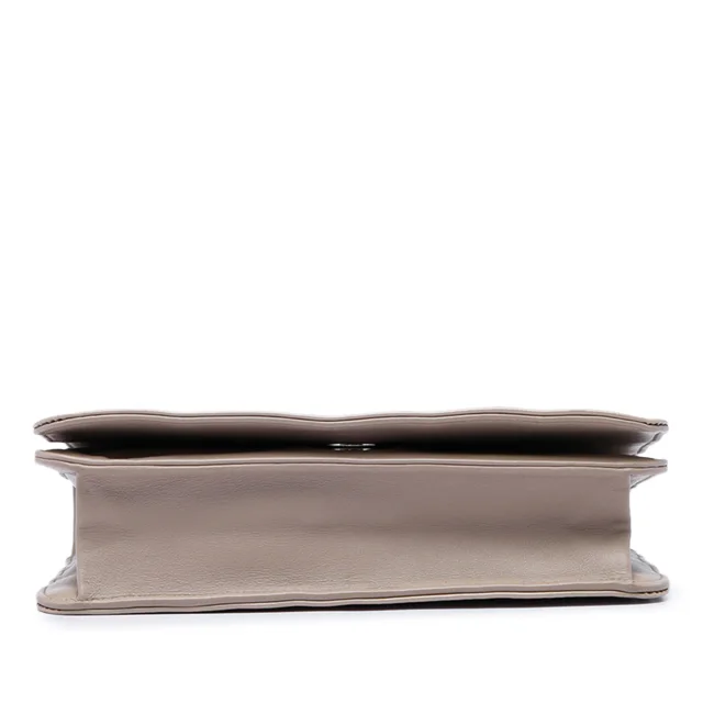 Beige Chanel CC Patent Lipstick Ligne Flap Shoulder Bag in Beige Patent leather from Designer Revival, photo 3 of 5