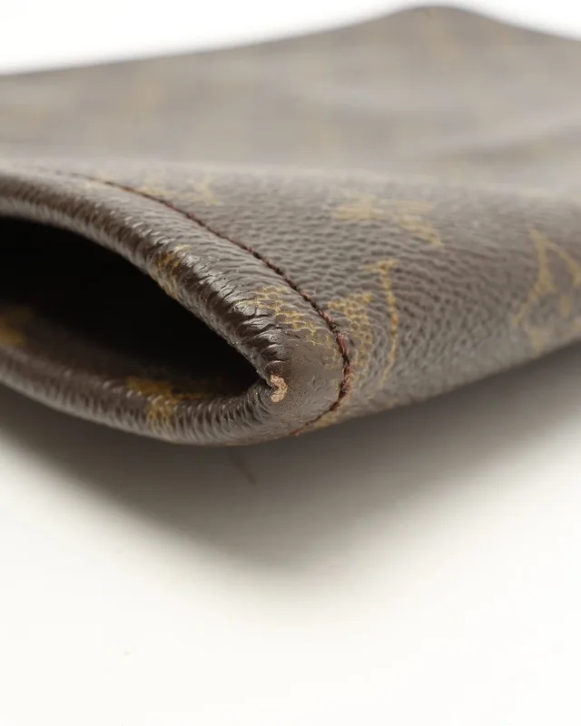 Louis Vuitton Monogram Laptop Case, size 17-Inch in Coated canvas from A Retro Tale, photo 6 of 6