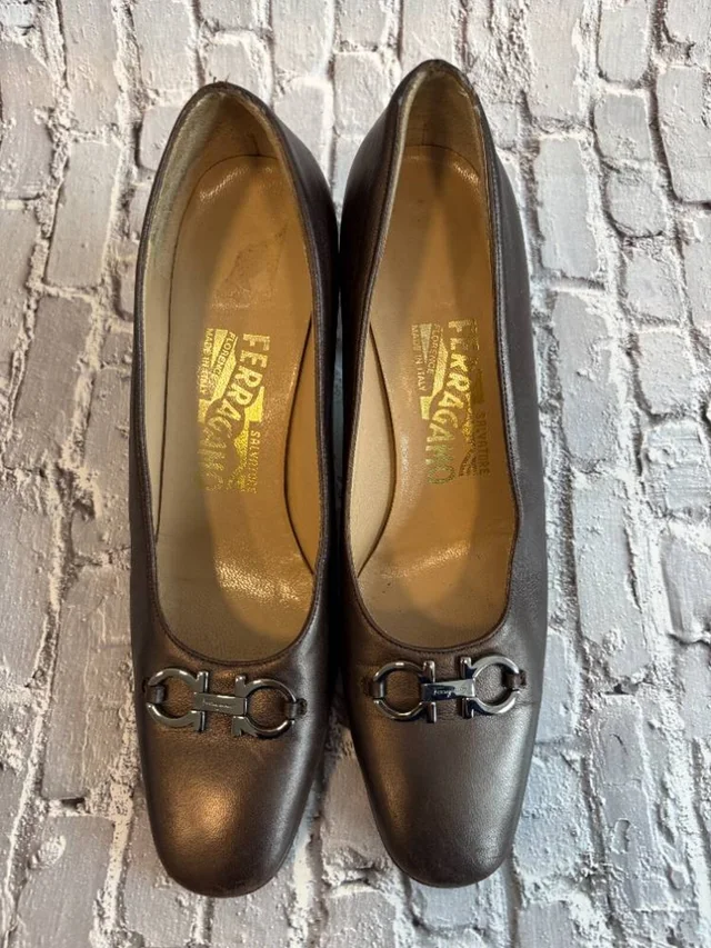 Ferragamo Block Heel Pumps Size 7 AA in Brown Leather from Oxfam Online Shop, photo 2 of 2
