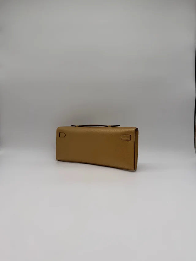 Hermès Kelly Cut Chamkilight Dore Chevre Permabrass Hardware in Gold Goatskin from Luxury Promise, photo 9 of 10