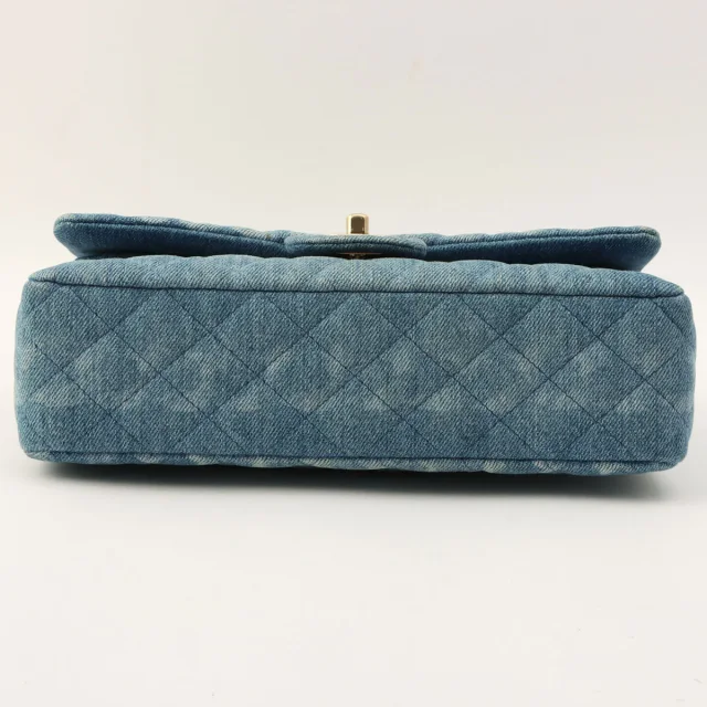 Chanel 2019年代頃製 Denim CC Turn Lock Chain Shoulder Bag Indigo from VINTAGE QOO TOKYO, photo 11 of 18