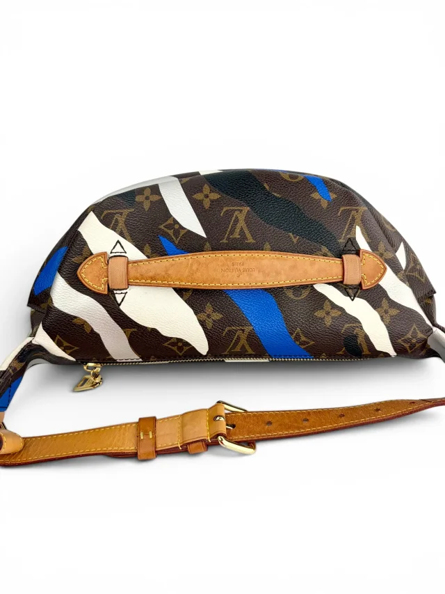 Louis Vuitton Limited Edition Monogram x League of Legends Bumbag in Coated canvas from Season 2 Consign, photo 3 of 4
