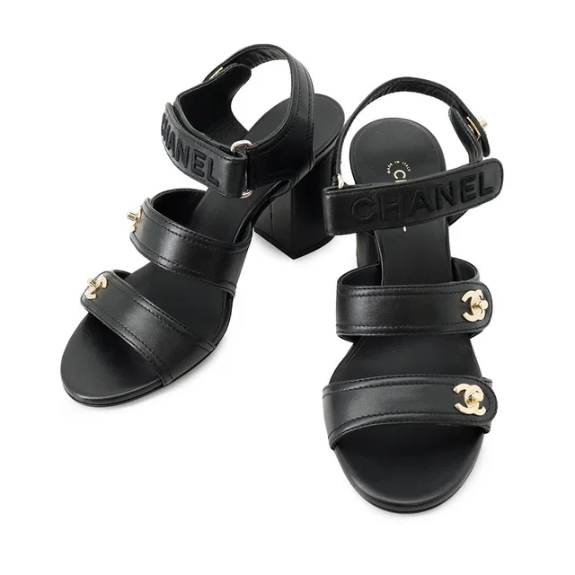 Chanel CC Logo Turnlock Sandals BlackG37387 Leather Size 38C in Leather from GALLERY RARE