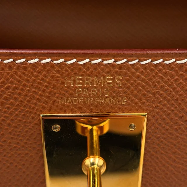 Hermès Kelly Sellier Gold Epsom Size 32 in Gold Epsom leather from GALLERY RARE, photo 17 of 18