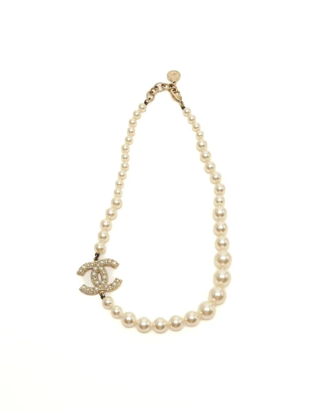 Chanel Coco Mark Pearl Necklace from A Retro Tale, photo 2 of 6