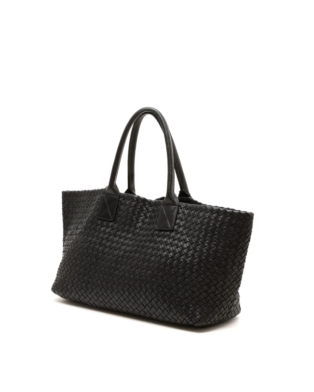 Bottega Veneta Intrecciato Cabat MM Tote Bag in Woven leather from A Retro Tale, photo 2 of 8