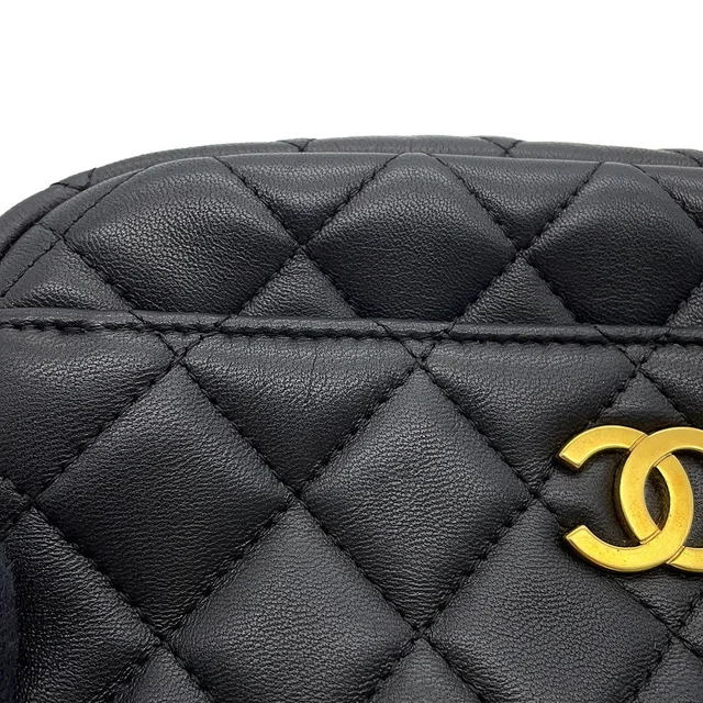 Chanel Matelasse ChainShoulder Bag BlackA91796 Lambskin Size 18 in Lambskin from GALLERY RARE, photo 10 of 15