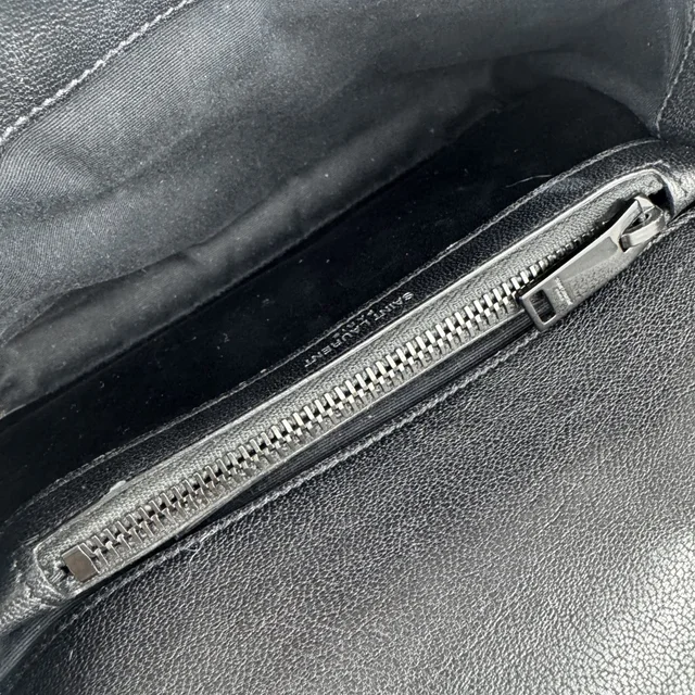 Saint Laurent College Medium Bag in Calfskin leather, Crinkled, Metal from Reowned, photo 2 of 12