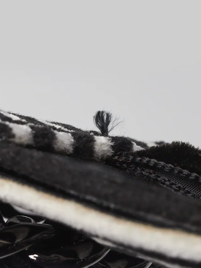 Chanel Black/White Stripe Velour Wide Chain Belt Size 75/30 in Black from Yoogis, photo 5 of 7