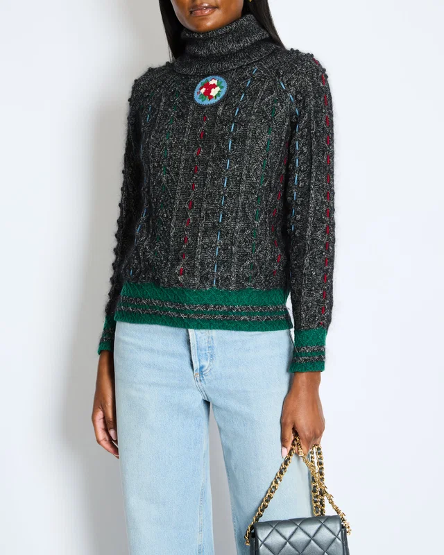 Chanel Grey Cable-Knit Cashmere Jumper with Embroidered Details and Floral Pin Size FR 36 (UK 8) in Grey Cashmere from Sellier