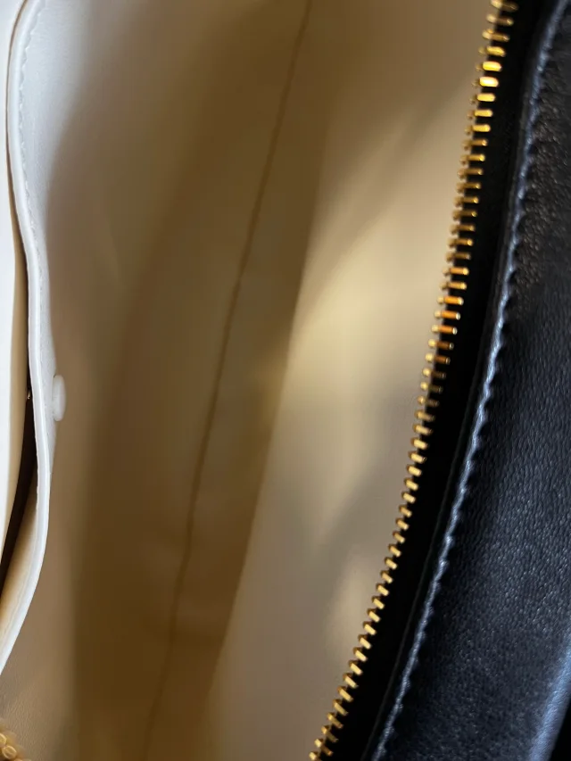 Valentino Garavani Ruffle Hobo Leather in Leather from Her-Age, photo 4 of 5