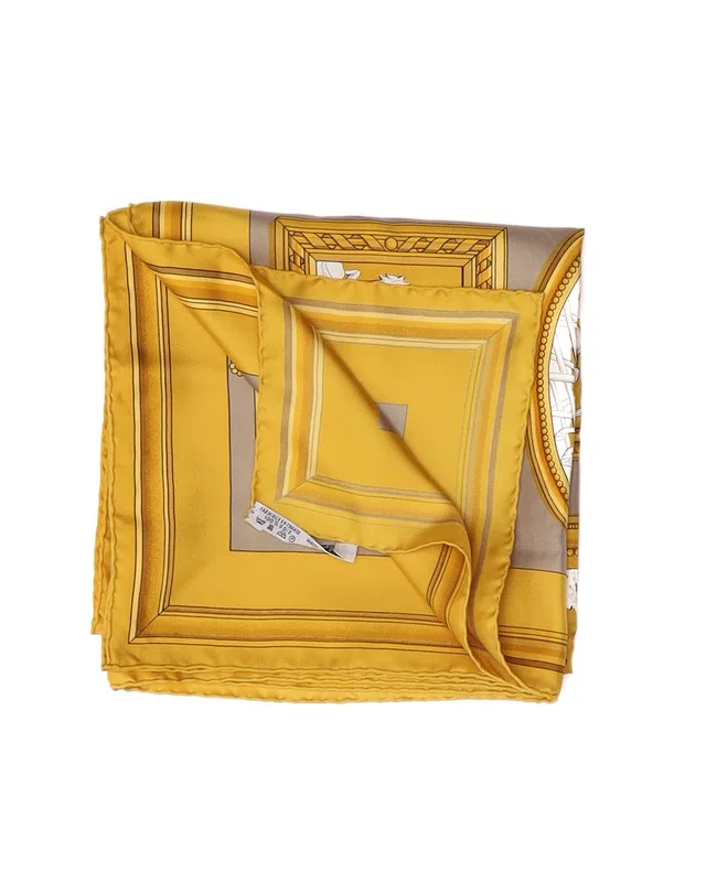 Hermès Carré 90 Wedgwood Silk Scarf in Silk from A Retro Tale, photo 3 of 3