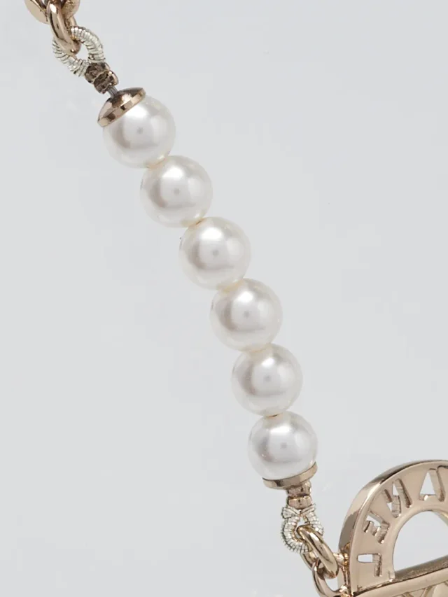 Chanel Gold Metal Faux Pearl and Chain Flap Bag Necklace in Gold from Yoogis, photo 4 of 6