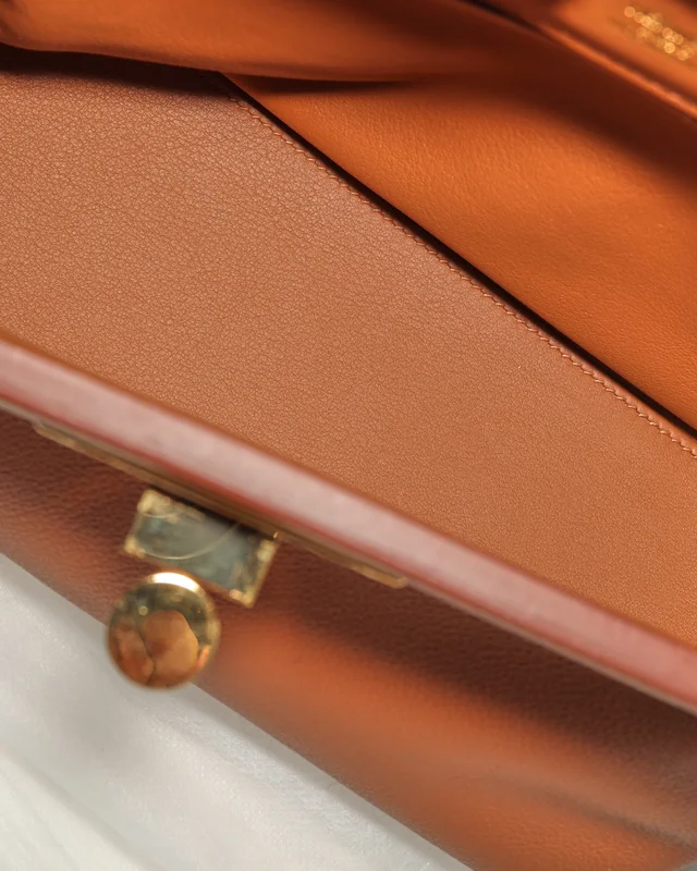 Hermès 24/ -21 Veau Swift Evercolor Bag in Swift leather from A Retro Tale, photo 8 of 12