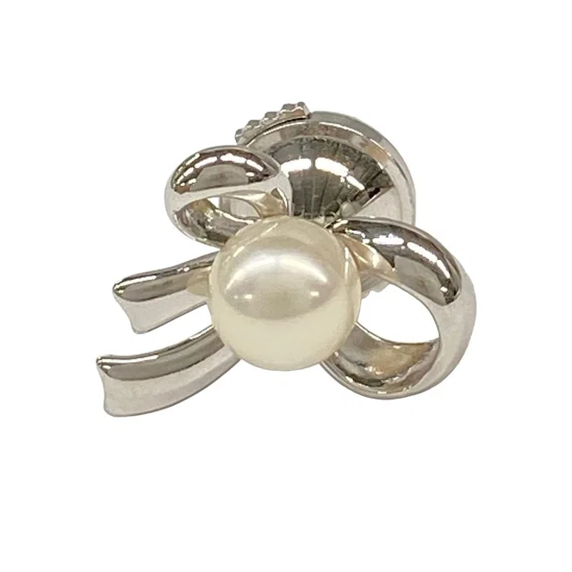 Tasaki Brooch Silver Cream Pearl in gray|silver from Poshmark