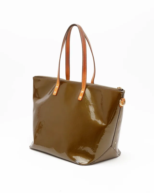 Louis Vuitton Vernis Bellevue GM Bag in Patent leather from A Retro Tale, photo 3 of 14