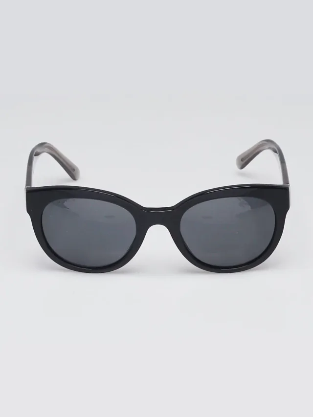 Burberry Acetate Oversized Sunglasses - B4210 in Black from Yoogis, photo 2 of 4