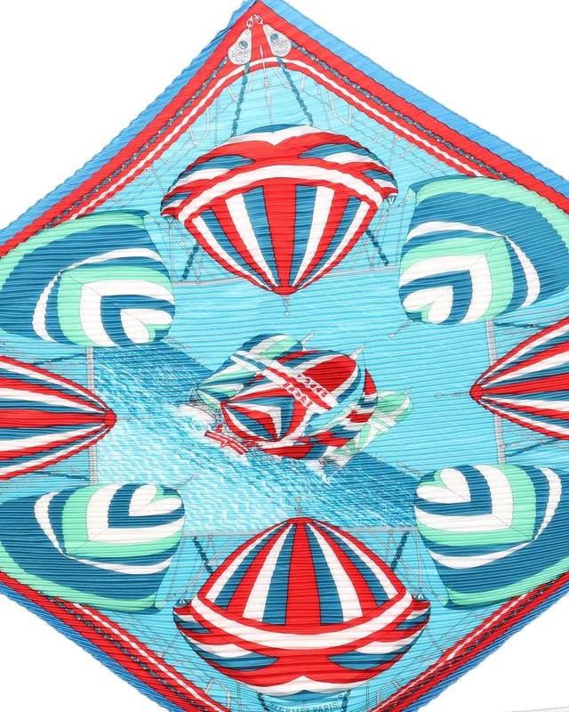 Hermès 140 Pleated Silk Scarf in Silk from A Retro Tale, photo 2 of 3