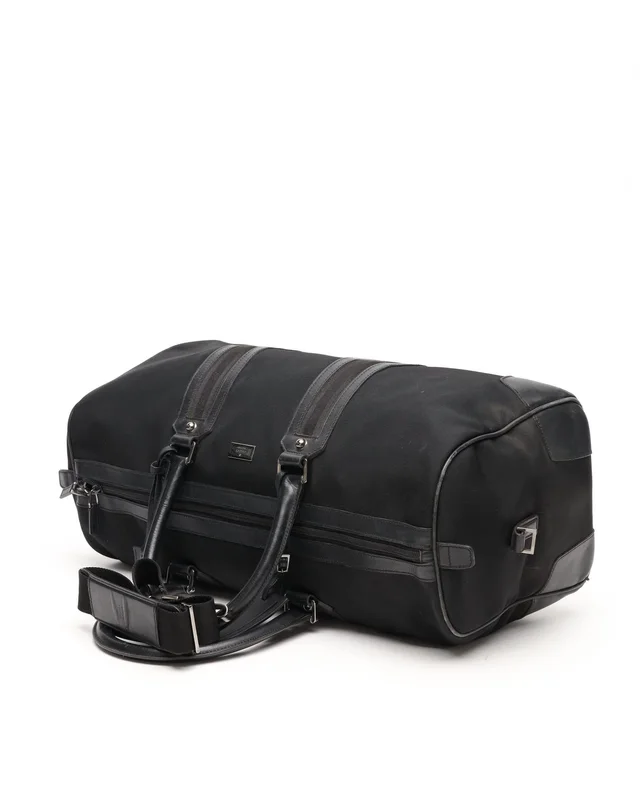 Gucci Nylon Boston Weekend Bag in Nylon from A Retro Tale, photo 4 of 15