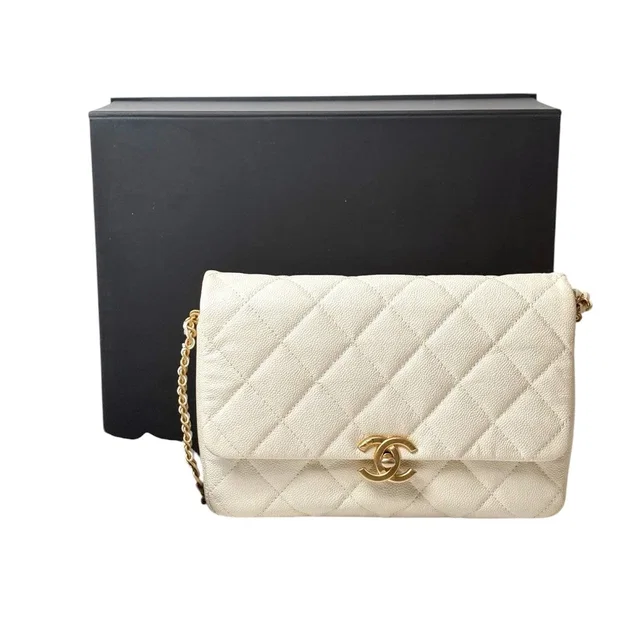 Chanel White Leather Chain Bag in White Leather from Luxury Promise