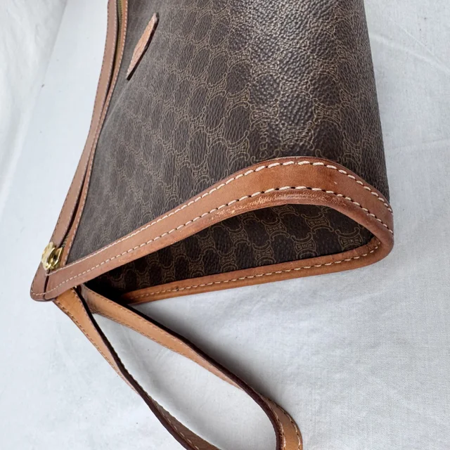 Celine Vintage Triomphe Macadam Toiletry Pouch 27 in coated canvas, Leather, Metal from Reowned, photo 4 of 8