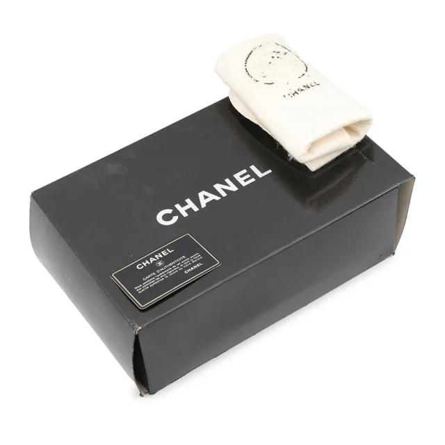 Chanel Matelasse fringed chain shoulder bag Black Patent Leather in Black Patent leather from GALLERY RARE, photo 18 of 18